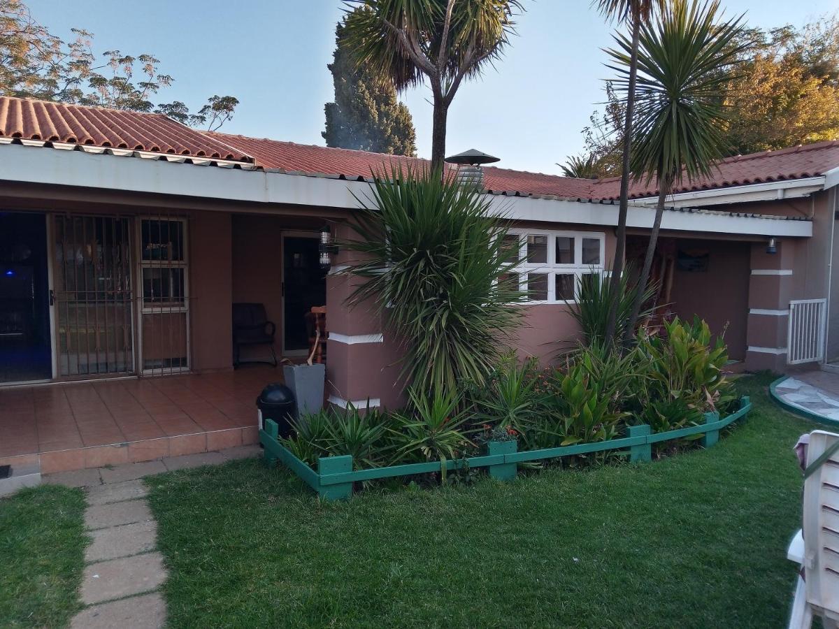 אלברטון Dante Guest House מראה חיצוני תמונה